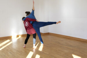 Mehr über den Artikel erfahren Ein Tag Kontaktimprovisation: Workshop am 9. Mai 2024